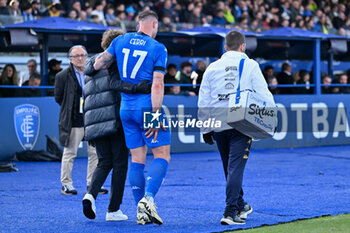 2024-04-20 - Empoli FC's forward Alberto Cerri leaves the field ofr injury - EMPOLI FC VS SSC NAPOLI - ITALIAN SERIE A - SOCCER