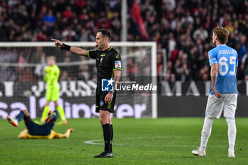 2024-04-19 - Referee Feliciani during Italian Serie A TIM match between Genoa CFC and SS Lazio at Stadio Giuseppe Ferraris, Genova - GENOA CFC VS SS LAZIO - ITALIAN SERIE A - SOCCER