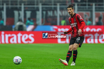 2024-04-22 - Matteo Gabbia of AC Milan seen in action during Serie A 2023/24 football match between AC Milan and FC Internazionale at San Siro Stadium, Milan, Italy on April 22, 2024 - AC MILAN VS INTER - FC INTERNAZIONALE - ITALIAN SERIE A - SOCCER