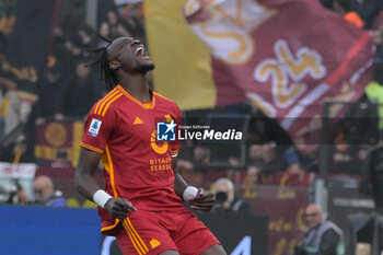 2024-04-22 - Roma’s Tammy Abraham during the Italian Football Championship League A 2023/2024 match between AS Roma vs Bologna FC at the Olimpic Stadium in Rome on 22 April 2024. - AS ROMA VS BOLOGNA FC - ITALIAN SERIE A - SOCCER