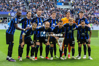 2024-04-28 - FC Internazionale team line up during Serie A 2023/24 football match between FC Internazionale and Torino FC at Giuseppe Meazza Stadium, Milan, Italy on April 28, 2024 - INTER - FC INTERNAZIONALE VS TORINO FC - ITALIAN SERIE A - SOCCER