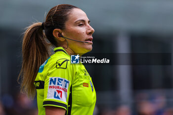 2024-04-28 - Assistant Referee Tiziana Trasciatti seen in action during Serie A 2023/24 football match between FC Internazionale and Torino FC at Giuseppe Meazza Stadium, Milan, Italy on April 28, 2024 - INTER - FC INTERNAZIONALE VS TORINO FC - ITALIAN SERIE A - SOCCER