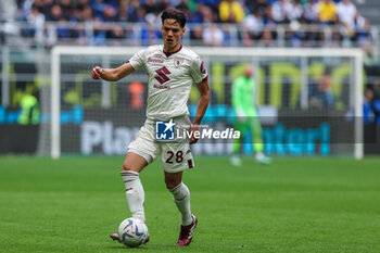 2024-04-28 - Samuele Ricci of Torino FC seen in action during Serie A 2023/24 football match between FC Internazionale and Torino FC at Giuseppe Meazza Stadium, Milan, Italy on April 28, 2024 - INTER - FC INTERNAZIONALE VS TORINO FC - ITALIAN SERIE A - SOCCER