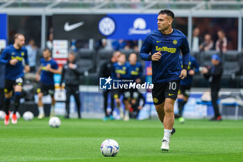 2024-04-28 - Lautaro Martinez of FC Internazionale warms up during Serie A 2023/24 football match between FC Internazionale and Torino FC at Giuseppe Meazza Stadium, Milan, Italy on April 28, 2024 - INTER - FC INTERNAZIONALE VS TORINO FC - ITALIAN SERIE A - SOCCER