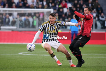 2024-04-27 - Andrea Cambiaso (Juventus FC) vs Ismael Bennacer (AC Milan) - JUVENTUS FC VS AC MILAN - ITALIAN SERIE A - SOCCER