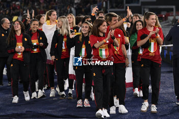 2024-05-05 - A.S. Roma Women celebrate the victory of Championship during the 35th day of the Serie A Championship between A.S. Roma vs Juventus F.C. at the Olympic Stadium Olympic on May 5, 2024 in Rome, Italy. - AS ROMA VS JUVENTUS FC - ITALIAN SERIE A - SOCCER