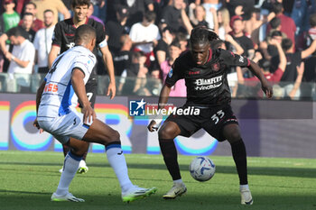 06/05/2024 - Loum Tchaouna of US Salernitana 1919 competes for the ball with Isak Hien of Atalanta BC during the Serie A Match between US Salernitana 1919 vs Atalanta BC at Arechi Stadium - US SALERNITANA VS ATALANTA BC - SERIE A - CALCIO
