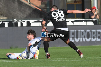 2024-05-06 - Lorenzo Pirola of US Salernitana 1919 competes for the ball with Marten de Roon of Atalanta BC during the Serie A Match between US Salernitana 1919 vs Atalanta BC at Arechi Stadium - US SALERNITANA VS ATALANTA BC - ITALIAN SERIE A - SOCCER