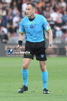 2024-05-06 - Ermanno Feliciano the referee during the Serie A Match between US Salernitana 1919 vs Atalanta BC at Arechi Stadium - US SALERNITANA VS ATALANTA BC - ITALIAN SERIE A - SOCCER