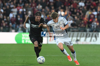 2024-05-06 - Marco Pellegrino of US Salernitana 1919 competes for the ball with Charles De Ketelaere of Atalanta BC during the Serie A Match between US Salernitana 1919 vs Atalanta BC at Arechi Stadium - US SALERNITANA VS ATALANTA BC - ITALIAN SERIE A - SOCCER