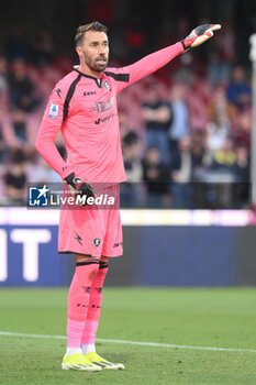 06/05/2024 - Vincenzo Fiorillo of US Salernitana 1919 gestures during the Serie A Match between US Salernitana 1919 vs Atalanta BC at Arechi Stadium - US SALERNITANA VS ATALANTA BC - SERIE A - CALCIO