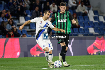 2024-05-04 - Henrikh Mkhitaryan (Inter) and Luca Lipani (Sassuolo) - US SASSUOLO VS INTER - FC INTERNAZIONALE - ITALIAN SERIE A - SOCCER