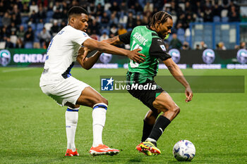 2024-05-04 - Denzel Dumfries (Inter) and Armand Lauriente (Sassuolo) - US SASSUOLO VS INTER - FC INTERNAZIONALE - ITALIAN SERIE A - SOCCER