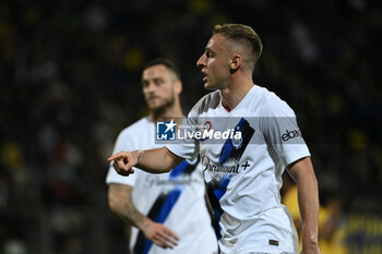 2024-05-10 - Davide Frattesi of F.C. Inter celebrates after scoring the gol of 0-1 during the 36th day of the Serie A Championship between Frosinone Calcio vs F.C. Inter, 10 May 2024 at the Benito Stirpe Stadium, Frosinone, Italy. - FROSINONE CALCIO VS INTER - FC INTERNAZIONALE - ITALIAN SERIE A - SOCCER