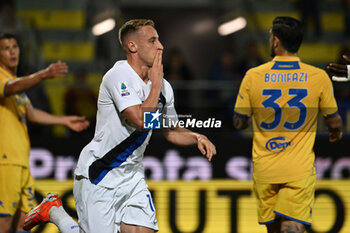 2024-05-10 - Davide Frattesi of F.C. Inter celebrates after scoring the gol of 0-1 during the 36th day of the Serie A Championship between Frosinone Calcio vs F.C. Inter, 10 May 2024 at the Benito Stirpe Stadium, Frosinone, Italy. - FROSINONE CALCIO VS INTER - FC INTERNAZIONALE - ITALIAN SERIE A - SOCCER