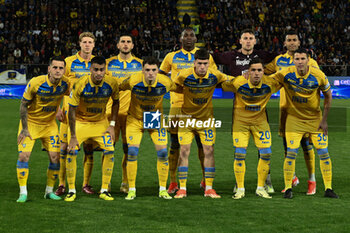 2024-05-10 - Frosinone Calcio players pose for a team photo during the 36th day of the Serie A Championship between Frosinone Calcio vs F.C. Inter, 10 May 2024 at the Benito Stirpe Stadium, Frosinone, Italy. - FROSINONE CALCIO VS INTER - FC INTERNAZIONALE - ITALIAN SERIE A - SOCCER