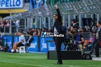 2024-05-19 - Simone Inzaghi Head Coach of FC Internazionale greets the fans during Serie A 2023/24 football match between FC Internazionale and SS Lazio at Giuseppe Meazza Stadium, Milan, Italy on May 19, 2024 - INTER - FC INTERNAZIONALE VS SS LAZIO - ITALIAN SERIE A - SOCCER