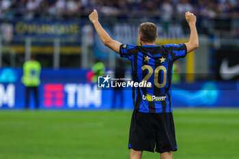 2024-05-19 - Davide Frattesi of FC Internazionale celebrates during Serie A 2023/24 football match between FC Internazionale and SS Lazio at Giuseppe Meazza Stadium, Milan, Italy on May 19, 2024 - INTER - FC INTERNAZIONALE VS SS LAZIO - ITALIAN SERIE A - SOCCER