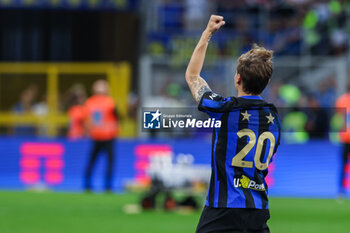 2024-05-19 - Nicolo Barella of FC Internazionale celebrates it's 20th league title following the Serie A 2023/24 football match between FC Internazionale and SS Lazio at Giuseppe Meazza Stadium, Milan, Italy on May 19, 2024 - INTER - FC INTERNAZIONALE VS SS LAZIO - ITALIAN SERIE A - SOCCER