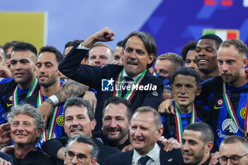 2024-05-19 - Simone Inzaghi Head Coach of FC Internazionale celebrates following the Serie A 2023/24 football match between FC Internazionale and SS Lazio at Giuseppe Meazza Stadium, Milan, Italy on May 19, 2024 - INTER - FC INTERNAZIONALE VS SS LAZIO - ITALIAN SERIE A - SOCCER