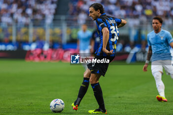 2024-05-19 - Matteo Darmian of FC Internazionale seen in action during Serie A 2023/24 football match between FC Internazionale and SS Lazio at Giuseppe Meazza Stadium, Milan, Italy on May 19, 2024 - INTER - FC INTERNAZIONALE VS SS LAZIO - ITALIAN SERIE A - SOCCER