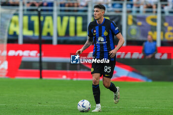 2024-05-19 - Alessandro Bastoni of FC Internazionale seen in action during Serie A 2023/24 football match between FC Internazionale and SS Lazio at Giuseppe Meazza Stadium, Milan, Italy on May 19, 2024 - INTER - FC INTERNAZIONALE VS SS LAZIO - ITALIAN SERIE A - SOCCER