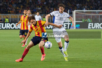 2024-05-18 - Antonino Gallo of US Lecce in action against Aleksey Miranchuk of Atalanta - US LECCE VS ATALANTA BC - ITALIAN SERIE A - SOCCER