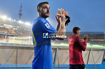 2024-05-18 - Wladimiro Falcone of US Lecce applauds fans - US LECCE VS ATALANTA BC - ITALIAN SERIE A - SOCCER