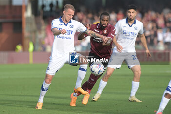 2024-05-20 - Lassana Coulibaly of US Salernitana 1919 competes for the ball with Suat Serdar of Hellas Verona FC during the Serie A Match between US Salernitana 1919 vs Hellas Verona FC at Arechi Stadium - US SALERNITANA VS HELLAS VERONA FC - ITALIAN SERIE A - SOCCER