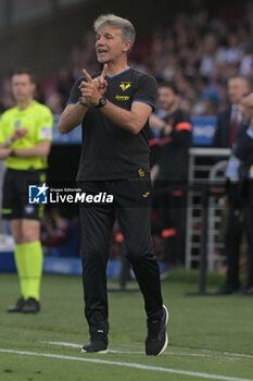 2024-05-20 - Marco Baroni coack of Hellas Verona FC gesture during the Serie A Match between US Salernitana 1919 vs Hellas Verona FC at Arechi Stadium - US SALERNITANA VS HELLAS VERONA FC - ITALIAN SERIE A - SOCCER