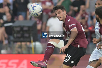 2024-05-20 - Giulio Maggiore of US Salernitana 1919 in action during the Serie A Match between US Salernitana 1919 vs Hellas Verona FC at Arechi Stadium - US SALERNITANA VS HELLAS VERONA FC - ITALIAN SERIE A - SOCCER