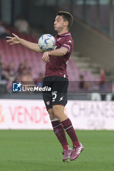 2024-05-20 - Giulio Maggiore of US Salernitana 1919 in action during the Serie A Match between US Salernitana 1919 vs Hellas Verona FC at Arechi Stadium - US SALERNITANA VS HELLAS VERONA FC - ITALIAN SERIE A - SOCCER