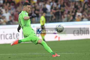 2024-05-20 - Lorenzo Montipo of Hellas Verona FC in action during the Serie A Match between US Salernitana 1919 vs Hellas Verona FC at Arechi Stadium - US SALERNITANA VS HELLAS VERONA FC - ITALIAN SERIE A - SOCCER