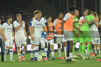 2024-05-20 - the Verona players celebrate their stay in Serie A at the end of the gala under the curve during the Serie A Match between US Salernitana 1919 vs Hellas Verona FC at Arechi Stadium - US SALERNITANA VS HELLAS VERONA FC - ITALIAN SERIE A - SOCCER