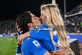 2024-05-26 - Empoli FC's forward Matteo Cancellieri celebrates the victory with his girlfriend - EMPOLI FC VS AS ROMA - ITALIAN SERIE A - SOCCER