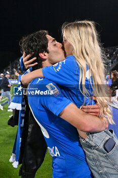 2024-05-26 - Empoli FC's forward Matteo Cancellieri celebrates the victory with his girlfriend - EMPOLI FC VS AS ROMA - ITALIAN SERIE A - SOCCER