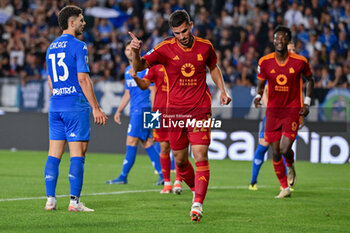 2024-05-26 - AS Roma's midfielder Houssem Aouar celebrates after scoring a goal - EMPOLI FC VS AS ROMA - ITALIAN SERIE A - SOCCER