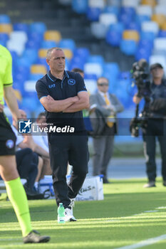 2024-05-26 - Francesco Calzona of SSC Napoli gestures during the Serie A Match between SSC Napoli vs US Lecce at Diego Armando Maradona Stadium - SSC NAPOLI VS US LECCE - ITALIAN SERIE A - SOCCER