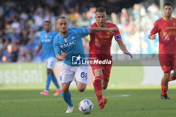 2024-05-26 - Stanislav Lobotka of SSC Napoli competes for the ball with Alexis Blin during the Serie A Match between SSC Napoli vs US Lecce at Diego Armando Maradona Stadium - SSC NAPOLI VS US LECCE - ITALIAN SERIE A - SOCCER