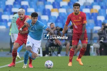 2024-05-26 - Pontus Almqvist of US Lecce competes for the ball with Mathias Olivera of SSC Napoli during the Serie A Match between SSC Napoli vs US Lecce at Diego Armando Maradona Stadium - SSC NAPOLI VS US LECCE - ITALIAN SERIE A - SOCCER