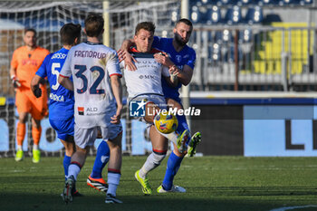 2024-02-03 - Mateo Retegui (Genoa) hampered by Sebastian Walukiewicz (Empoli) - EMPOLI FC VS GENOA CFC - ITALIAN SERIE A - SOCCER
