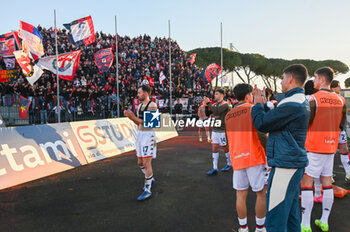 2024-02-03 - Genoa players celebrate with supporters - EMPOLI FC VS GENOA CFC - ITALIAN SERIE A - SOCCER