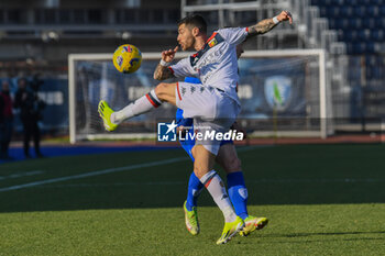 2024-02-03 - Stefano Sabelli (Genoa) fights for the ball against Szymon Zurkowski (Empoli) - EMPOLI FC VS GENOA CFC - ITALIAN SERIE A - SOCCER