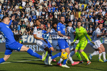 2024-02-03 - Aridian Ismajli (Empoli) tryes score a goal - EMPOLI FC VS GENOA CFC - ITALIAN SERIE A - SOCCER