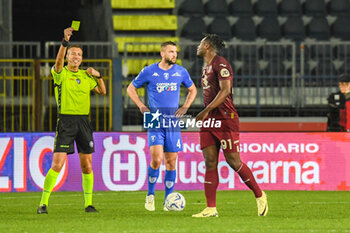 2024-04-06 - Referee Davide Massa warns Duvan Zapata (Torino) - EMPOLI FC VS TORINO FC - ITALIAN SERIE A - SOCCER