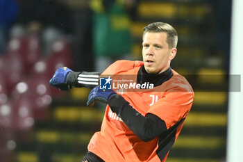 2024-01-07 - Wojciech Szczęsny of Juventus FC warms up before the race during Serie A between US Salernitana 1919 vs Juventus FC at Arechi Stadium - US SALERNITANA VS JUVENTUS FC - ITALIAN SERIE A - SOCCER