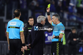 2024-01-07 - The referee Gianluca Aureliano shows the yellow card to Jose' Mourinho head coach of Roma during the Italian championship Serie A football match between AS Roma and Atalanta BC on January 7, 2024 at Stadio Olimpico in Rome, Italy - FOOTBALL - ITALIAN CHAMP - ROMA V ATALANTA - ITALIAN SERIE A - SOCCER