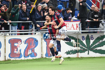 2024-02-11 - Riccardo Orsolini (Bologna Fc) and Giovanni Fabbian celebrating a goal under Bologna Fc supporters curva Andrea Costa - BOLOGNA FC VS US LECCE - ITALIAN SERIE A - SOCCER