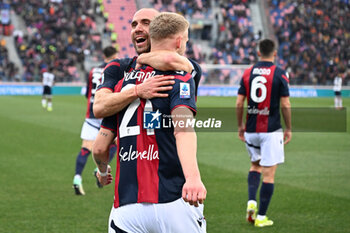 2024-02-11 - Lorenzo De Silvestri (Bologna Fc) celebrating his teammate Jens Odgaard (Bologna Fc) after his goal - BOLOGNA FC VS US LECCE - ITALIAN SERIE A - SOCCER