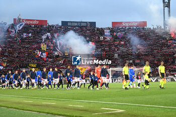 2024-03-09 - Teams enter into a pitch game - BOLOGNA FC VS INTER - FC INTERNAZIONALE - ITALIAN SERIE A - SOCCER
